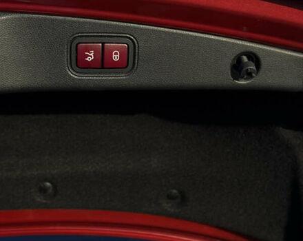 Красный Мерседес Е-Класс, объемом двигателя 3 л и пробегом 105 тыс. км за 34000 $, фото 7 на Automoto.ua