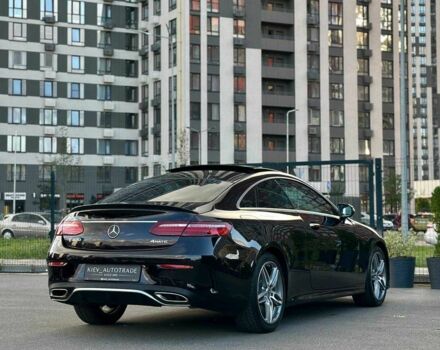 Красный Мерседес Е-Класс, объемом двигателя 3 л и пробегом 28 тыс. км за 36000 $, фото 3 на Automoto.ua