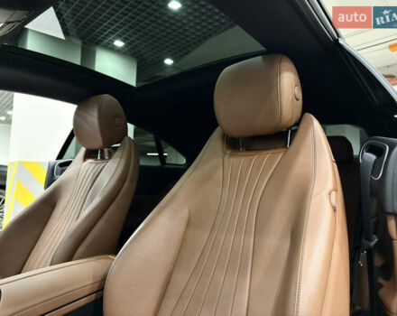 Червоний Мерседес Е-Клас, об'ємом двигуна 1.99 л та пробігом 30 тис. км за 69000 $, фото 21 на Automoto.ua