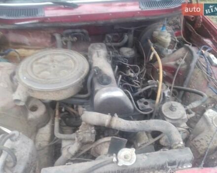 Красный Мерседес Е-Класс, объемом двигателя 2.4 л и пробегом 999 тыс. км за 1145 $, фото 5 на Automoto.ua