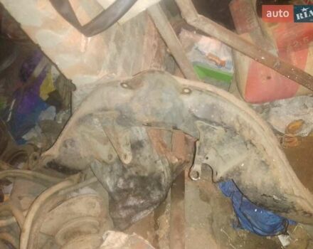 Красный Мерседес Е-Класс, объемом двигателя 2.4 л и пробегом 999 тыс. км за 1145 $, фото 2 на Automoto.ua