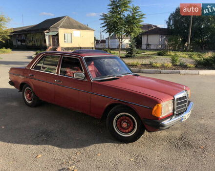 Красный Мерседес Е-Класс, объемом двигателя 2.4 л и пробегом 290 тыс. км за 3500 $, фото 3 на Automoto.ua