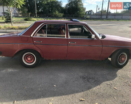 Красный Мерседес Е-Класс, объемом двигателя 2.4 л и пробегом 290 тыс. км за 3500 $, фото 4 на Automoto.ua