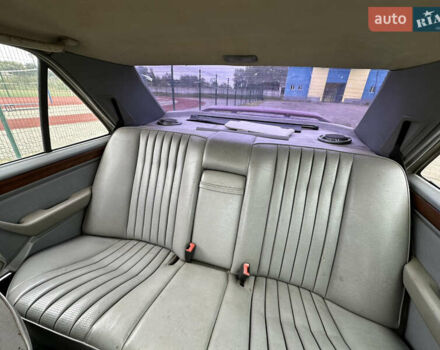 Красный Мерседес Е-Класс, объемом двигателя 2 л и пробегом 400 тыс. км за 750 $, фото 10 на Automoto.ua