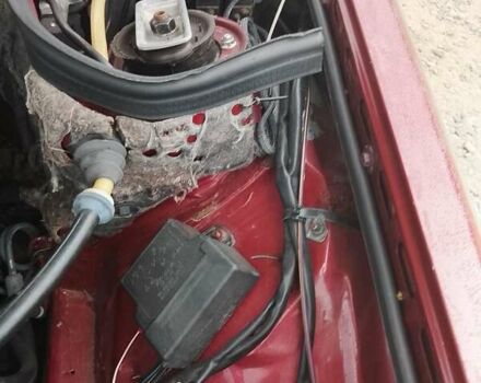 Червоний Мерседес Е-Клас, об'ємом двигуна 2 л та пробігом 340 тис. км за 1800 $, фото 9 на Automoto.ua