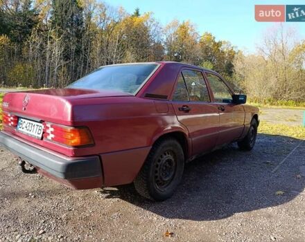 Червоний Мерседес Е-Клас, об'ємом двигуна 2 л та пробігом 349 тис. км за 1700 $, фото 6 на Automoto.ua