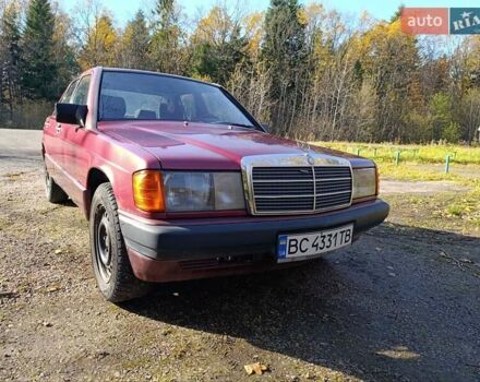 Червоний Мерседес Е-Клас, об'ємом двигуна 2 л та пробігом 349 тис. км за 1700 $, фото 5 на Automoto.ua