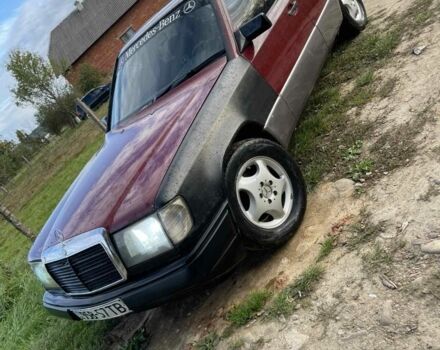 Красный Мерседес Е-Класс, объемом двигателя 3 л и пробегом 354 тыс. км за 1100 $, фото 1 на Automoto.ua