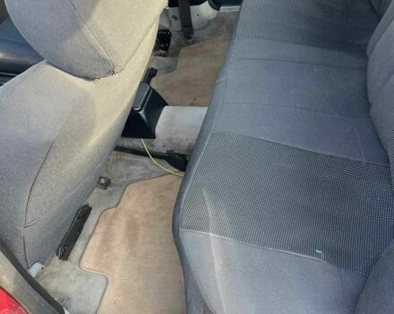 Красный Мерседес Е-Класс, объемом двигателя 3 л и пробегом 354 тыс. км за 1100 $, фото 5 на Automoto.ua