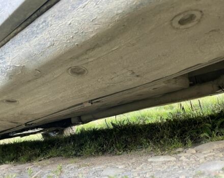 Красный Мерседес Е-Класс, объемом двигателя 3 л и пробегом 354 тыс. км за 1100 $, фото 3 на Automoto.ua