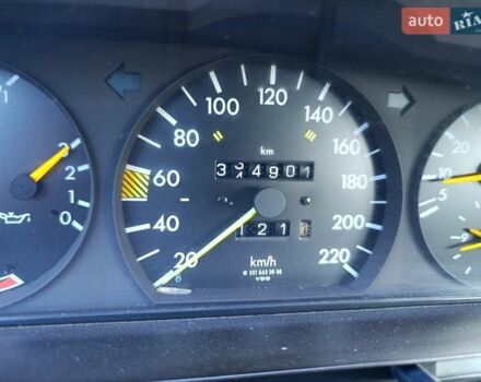 Червоний Мерседес Е-Клас, об'ємом двигуна 2 л та пробігом 349 тис. км за 1700 $, фото 8 на Automoto.ua