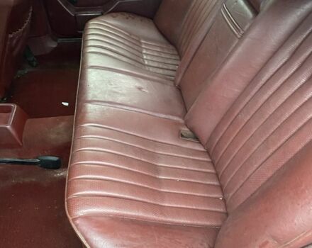 Червоний Мерседес Е-Клас, об'ємом двигуна 3 л та пробігом 300 тис. км за 1111 $, фото 4 на Automoto.ua