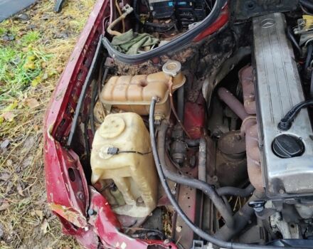 Красный Мерседес Е-Класс, объемом двигателя 3 л и пробегом 400 тыс. км за 1000 $, фото 5 на Automoto.ua