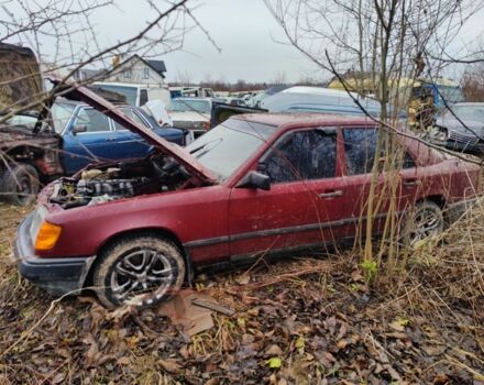 Красный Мерседес Е-Класс, объемом двигателя 3 л и пробегом 400 тыс. км за 1000 $, фото 2 на Automoto.ua