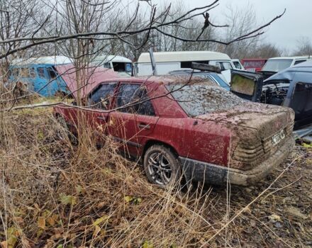 Красный Мерседес Е-Класс, объемом двигателя 3 л и пробегом 400 тыс. км за 1000 $, фото 3 на Automoto.ua