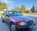 Мерседес Е-Класс 1990 в Тернополе на Automoto.ua Красный Мерседес Е-Класс, объемом двигателя 2.5 л и пробегом 420 тыс. км за 4100 $, фото 1 на Automoto.ua
