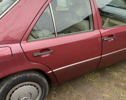 Червоний Мерседес Е-Клас, об'ємом двигуна 2.5 л та пробігом 421 тис. км за 5200 $, фото 26 на Automoto.ua