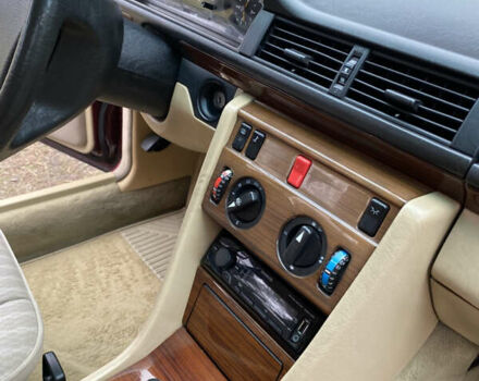 Червоний Мерседес Е-Клас, об'ємом двигуна 2.5 л та пробігом 421 тис. км за 5200 $, фото 89 на Automoto.ua