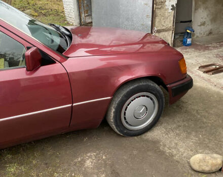 Червоний Мерседес Е-Клас, об'ємом двигуна 2.5 л та пробігом 421 тис. км за 5200 $, фото 24 на Automoto.ua