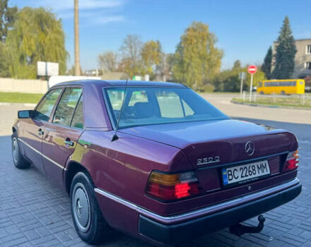 Мерседес Е-Класс 1990 в Тернополе на Automoto.ua Красный Мерседес Е-Класс, объемом двигателя 2.5 л и пробегом 420 тыс. км за 4100 $, фото 4 на Automoto.ua