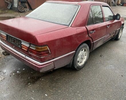 Красный Мерседес Е-Класс, объемом двигателя 0 л и пробегом 350 тыс. км за 2500 $, фото 2 на Automoto.ua