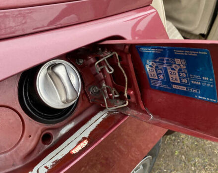 Червоний Мерседес Е-Клас, об'ємом двигуна 2.5 л та пробігом 421 тис. км за 5200 $, фото 57 на Automoto.ua