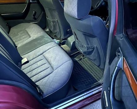 Красный Мерседес Е-Класс, объемом двигателя 2.5 л и пробегом 350 тыс. км за 2100 $, фото 9 на Automoto.ua