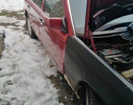 Красный Мерседес Е-Класс, объемом двигателя 2.2 л и пробегом 407 тыс. км за 2400 $, фото 1 на Automoto.ua