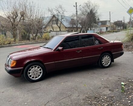 Красный Мерседес Е-Класс, объемом двигателя 2.2 л и пробегом 390 тыс. км за 4600 $, фото 4 на Automoto.ua