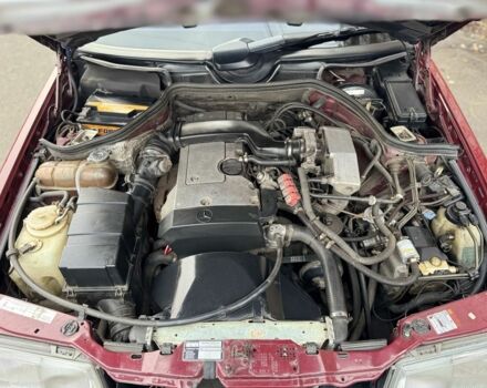 Красный Мерседес Е-Класс, объемом двигателя 2.2 л и пробегом 390 тыс. км за 4600 $, фото 15 на Automoto.ua