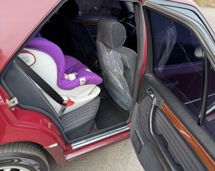 Красный Мерседес Е-Класс, объемом двигателя 2.2 л и пробегом 390 тыс. км за 4600 $, фото 8 на Automoto.ua