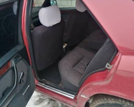 Красный Мерседес Е-Класс, объемом двигателя 2.2 л и пробегом 407 тыс. км за 2400 $, фото 4 на Automoto.ua