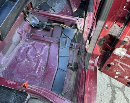 Красный Мерседес Е-Класс, объемом двигателя 2.2 л и пробегом 390 тыс. км за 4600 $, фото 21 на Automoto.ua