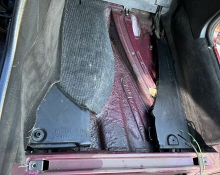 Красный Мерседес Е-Класс, объемом двигателя 2.2 л и пробегом 390 тыс. км за 4600 $, фото 19 на Automoto.ua