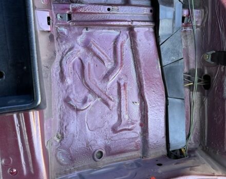 Красный Мерседес Е-Класс, объемом двигателя 2.2 л и пробегом 390 тыс. км за 4600 $, фото 18 на Automoto.ua