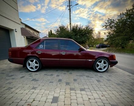 Красный Мерседес Е-Класс, объемом двигателя 2.2 л и пробегом 390 тыс. км за 4600 $, фото 22 на Automoto.ua