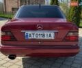 Красный Мерседес Е-Класс, объемом двигателя 2.5 л и пробегом 480 тыс. км за 2700 $, фото 3 на Automoto.ua