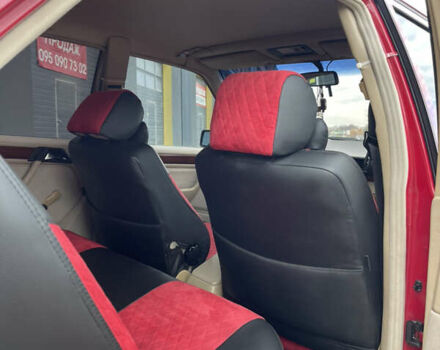 Красный Мерседес Е-Класс, объемом двигателя 2.2 л и пробегом 448 тыс. км за 4150 $, фото 11 на Automoto.ua