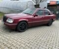 Червоний Мерседес Е-Клас, об'ємом двигуна 2 л та пробігом 300 тис. км за 2500 $, фото 1 на Automoto.ua