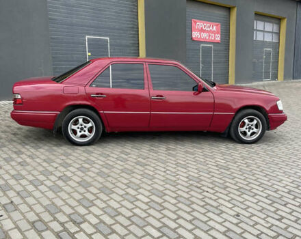 Красный Мерседес Е-Класс, объемом двигателя 2.2 л и пробегом 448 тыс. км за 4150 $, фото 8 на Automoto.ua