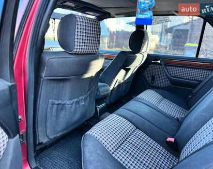 Красный Мерседес Е-Класс, объемом двигателя 2.5 л и пробегом 321 тыс. км за 3200 $, фото 7 на Automoto.ua