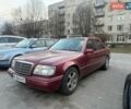 Красный Мерседес Е-Класс, объемом двигателя 3 л и пробегом 536 тыс. км за 2700 $, фото 1 на Automoto.ua