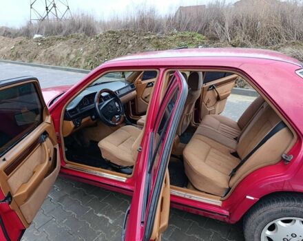 Красный Мерседес Е-Класс, объемом двигателя 2 л и пробегом 350 тыс. км за 3000 $, фото 5 на Automoto.ua