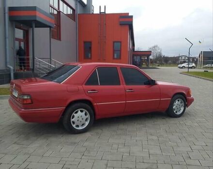 Червоний Мерседес Е-Клас, об'ємом двигуна 2 л та пробігом 343 тис. км за 3000 $, фото 3 на Automoto.ua