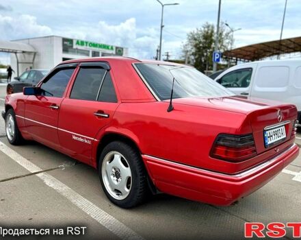 Красный Мерседес Е-Класс, объемом двигателя 2.8 л и пробегом 402 тыс. км за 3500 $, фото 7 на Automoto.ua