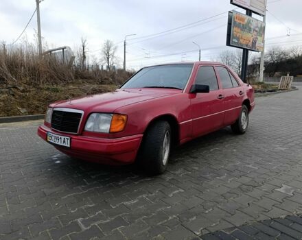 Красный Мерседес Е-Класс, объемом двигателя 2 л и пробегом 350 тыс. км за 3000 $, фото 1 на Automoto.ua