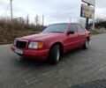 Красный Мерседес Е-Класс, объемом двигателя 2 л и пробегом 350 тыс. км за 3000 $, фото 1 на Automoto.ua