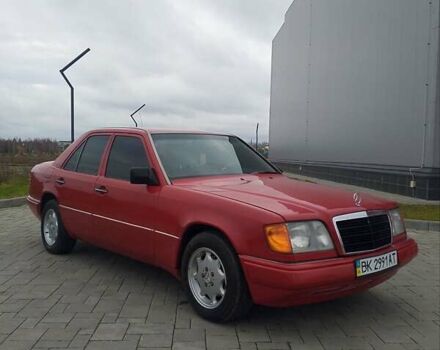 Червоний Мерседес Е-Клас, об'ємом двигуна 2 л та пробігом 343 тис. км за 3000 $, фото 4 на Automoto.ua