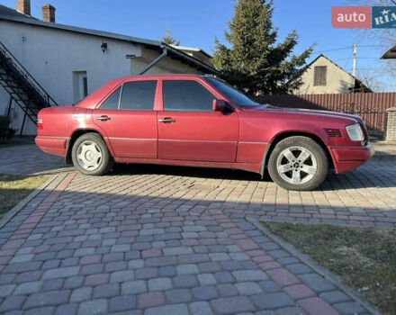 Красный Мерседес Е-Класс, объемом двигателя 2.5 л и пробегом 321 тыс. км за 3200 $, фото 1 на Automoto.ua