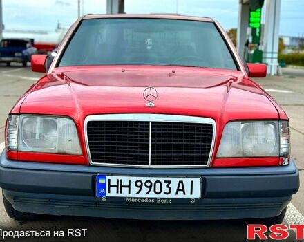 Красный Мерседес Е-Класс, объемом двигателя 2.8 л и пробегом 402 тыс. км за 3500 $, фото 9 на Automoto.ua